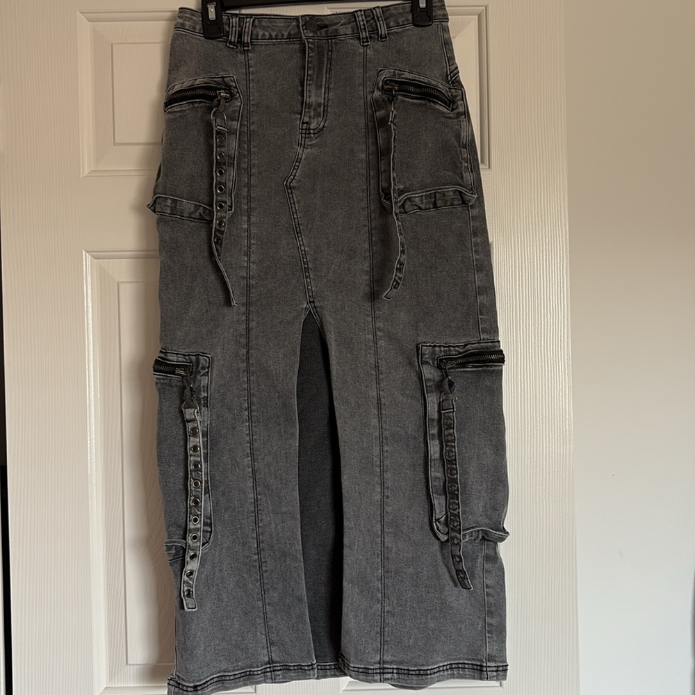 Delia’s Dolls Kill Gray Denim Maxi Skirt Slight Cargo Pockets NWOT✨Sz Small - Picture 7 of 7
